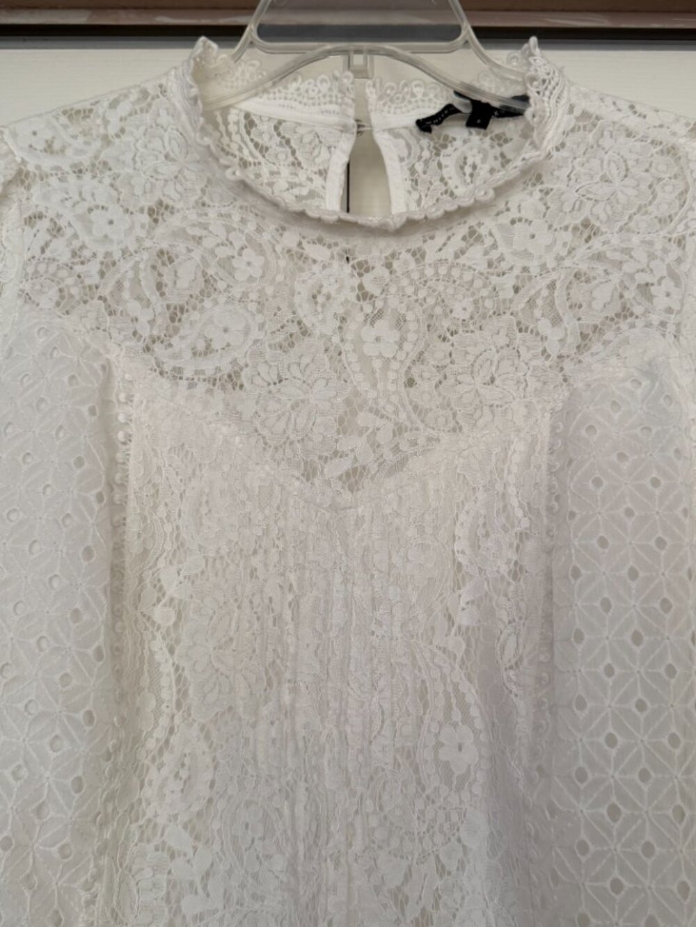 White House Black Market Lace Blouse sz 12 Mock Neck Ruffle Feminine Top - Picture 8 of 10